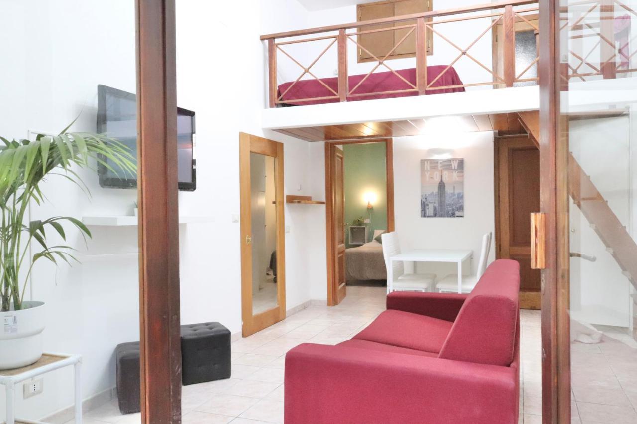 Independent Loft Private Entrance And Courtyard * Roma
